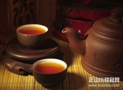 泡制正山小种红茶的方法